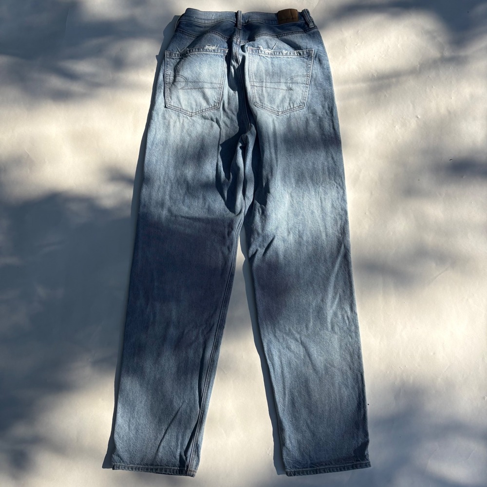 American Eagle Baggy Jean Light Wash Distressed High Rise Denim Size 4 Regular - Picture 2 of 5
